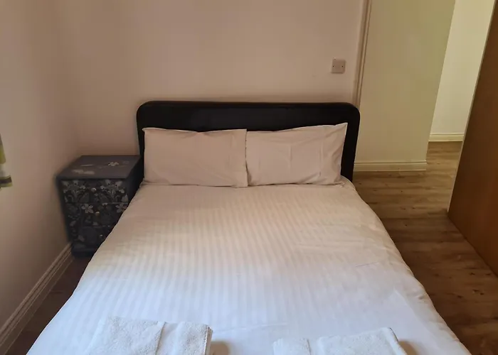 Yarmouth Apartments, Street Permit Parking, Close To Everything, Beach, Pier, Free Wifi