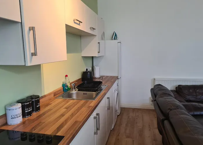 Yarmouth Apartments, Street Permit Parking, Close To Everything, Beach, Pier, Free Wifi