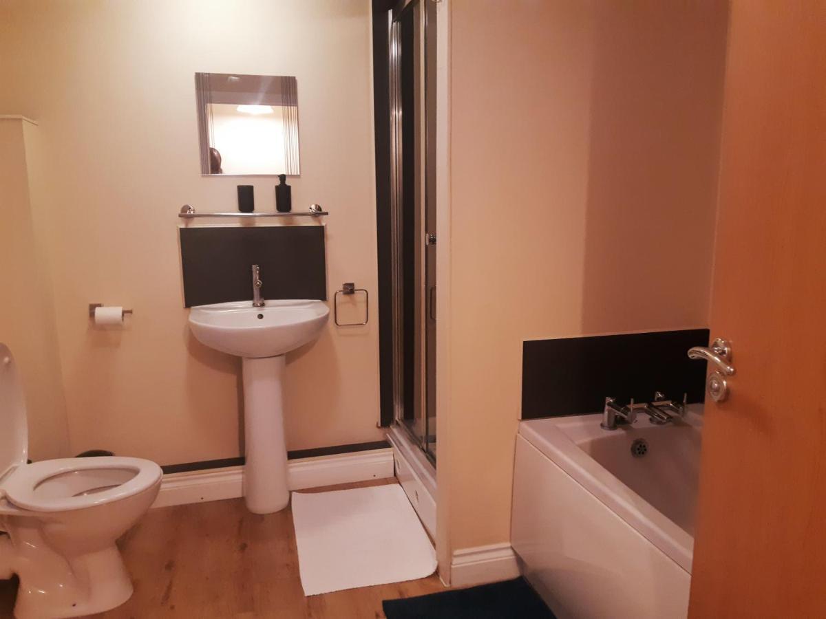 Yarmouth Apartments, Street Permit Parking, Close To Everything, Beach, Pier, Free Wifi * Great Yarmouth