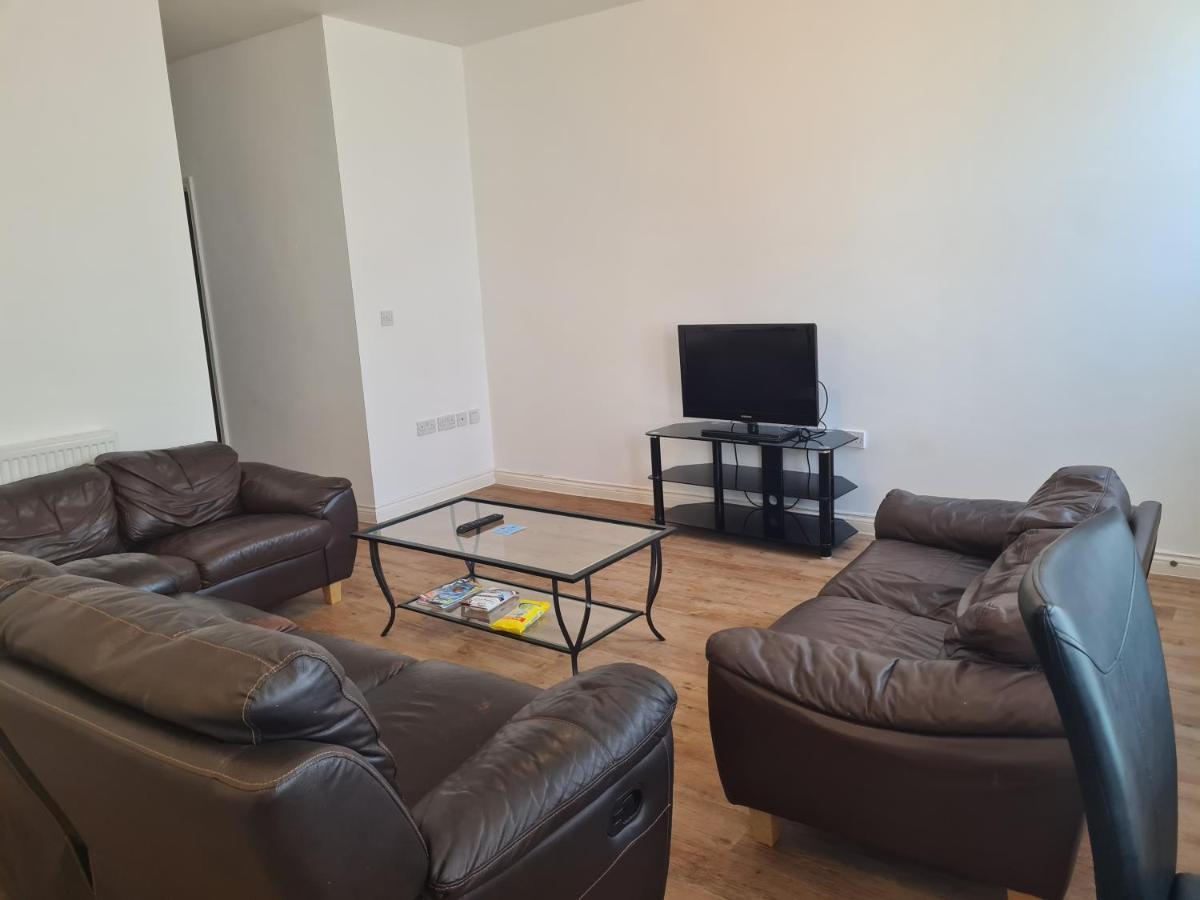 Yarmouth Apartments, Street Permit Parking, Close To Everything, Beach, Pier, Free Wifi *