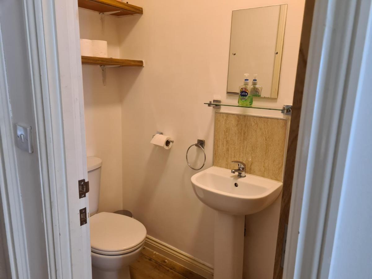 Yarmouth Apartments, Street Permit Parking, Close To Everything, Beach, Pier, Free Wifi Apartment