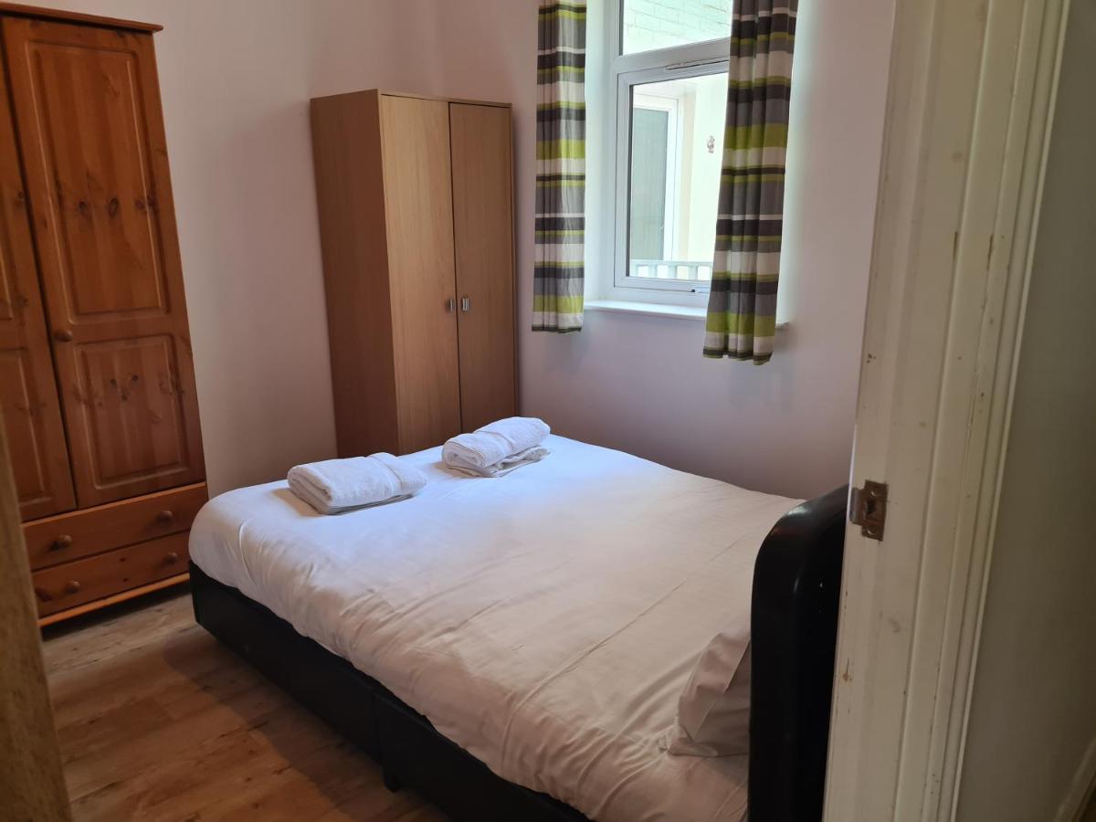Yarmouth Apartments, Street Permit Parking, Close To Everything, Beach, Pier, Free Wifi