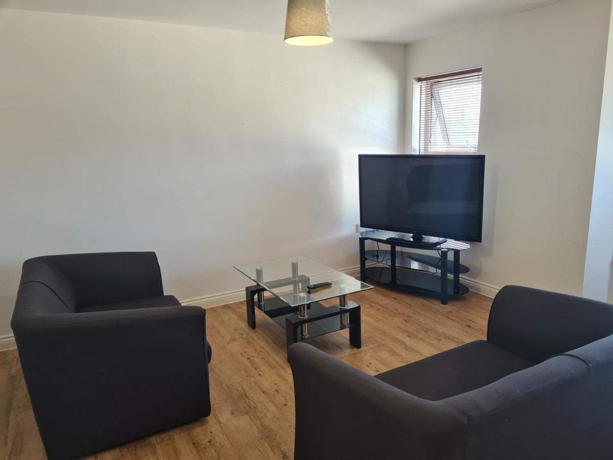 Yarmouth Apartments, Street Permit Parking, Close To Everything, Beach, Pier, Free Wifi Apartment *