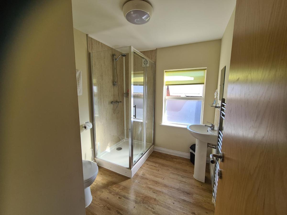 Yarmouth Apartments, Street Permit Parking, Close To Everything, Beach, Pier, Free Wifi * Great Yarmouth