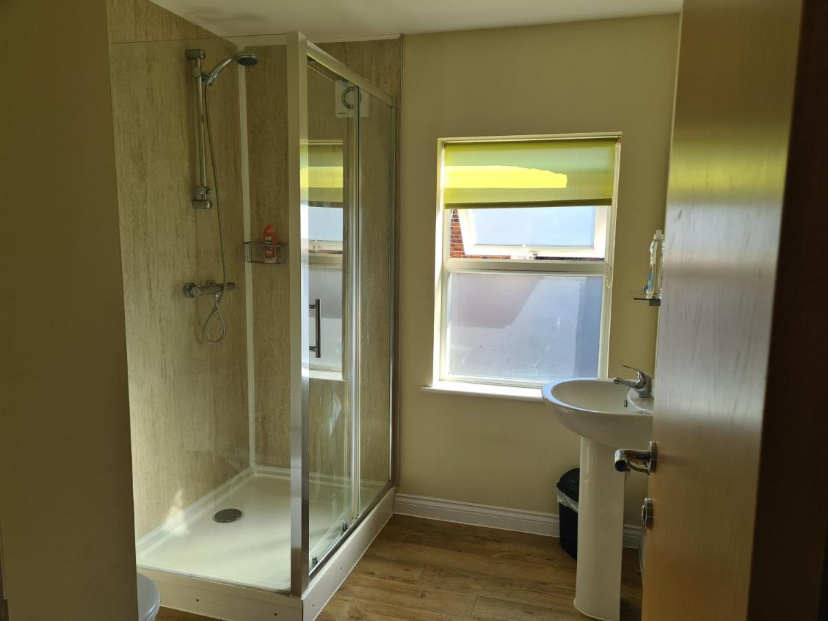 Yarmouth Apartments, Street Permit Parking, Close To Everything, Beach, Pier, Free Wifi *