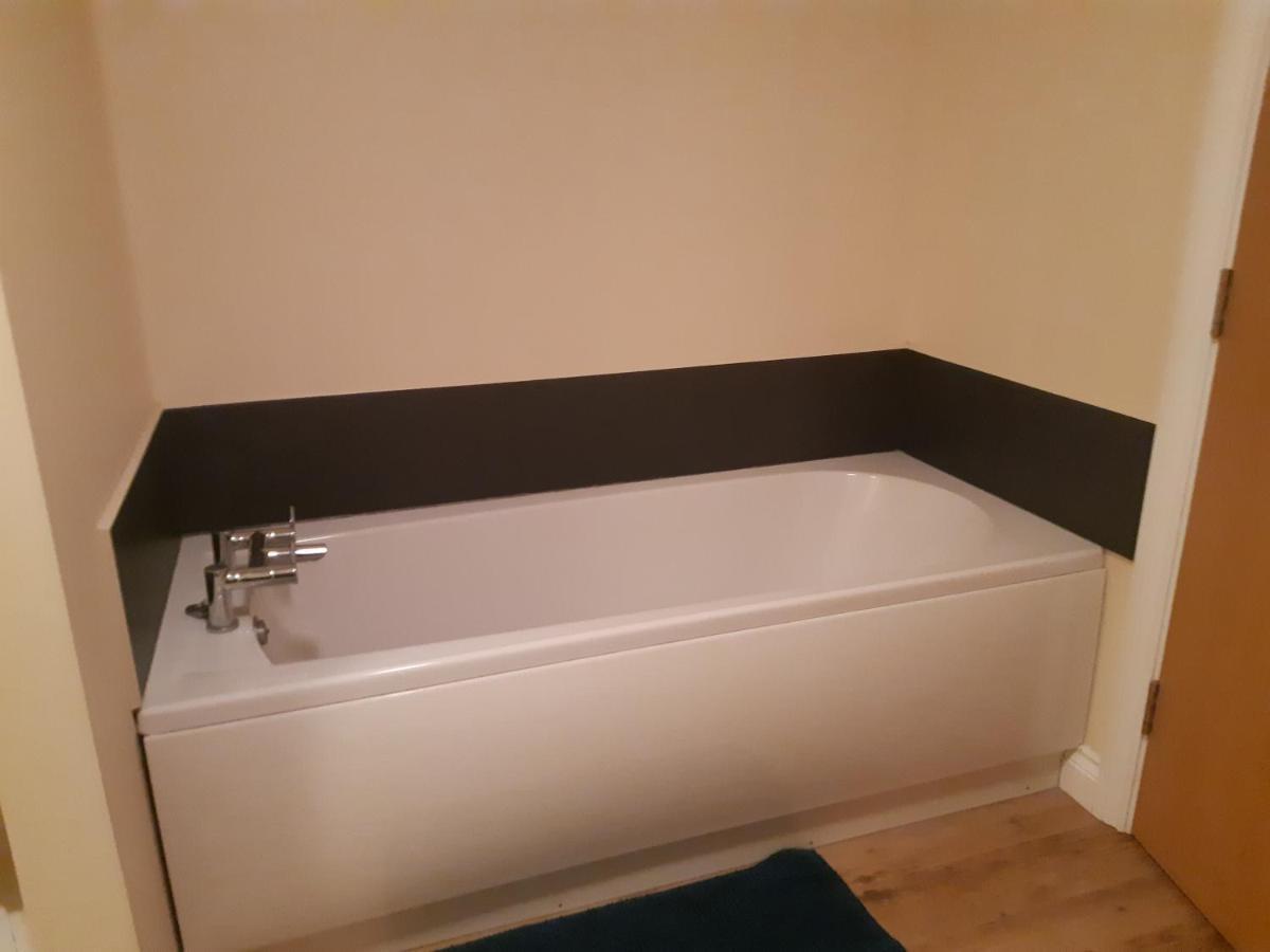 Yarmouth Apartments, Street Permit Parking, Close To Everything, Beach, Pier, Free Wifi Great Yarmouth