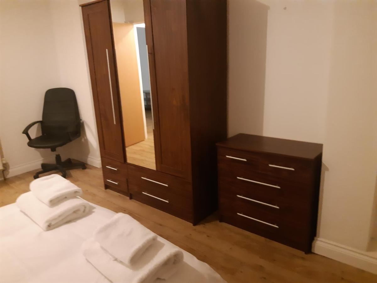 Apartment Yarmouth Apartments, Street Permit Parking, Close To Everything, Beach, Pier, Free Wifi *