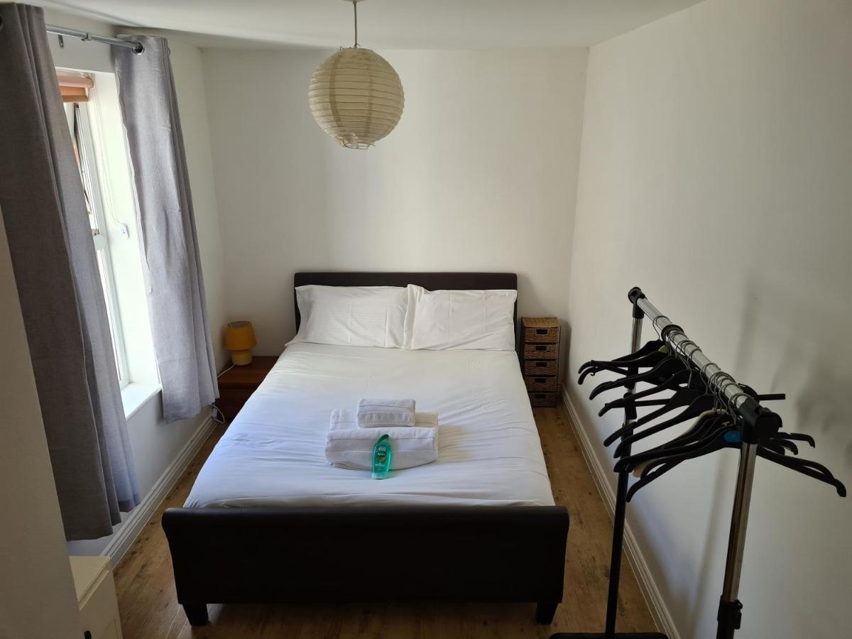 Yarmouth Apartments, Street Permit Parking, Close To Everything, Beach, Pier, Free Wifi Apartment
