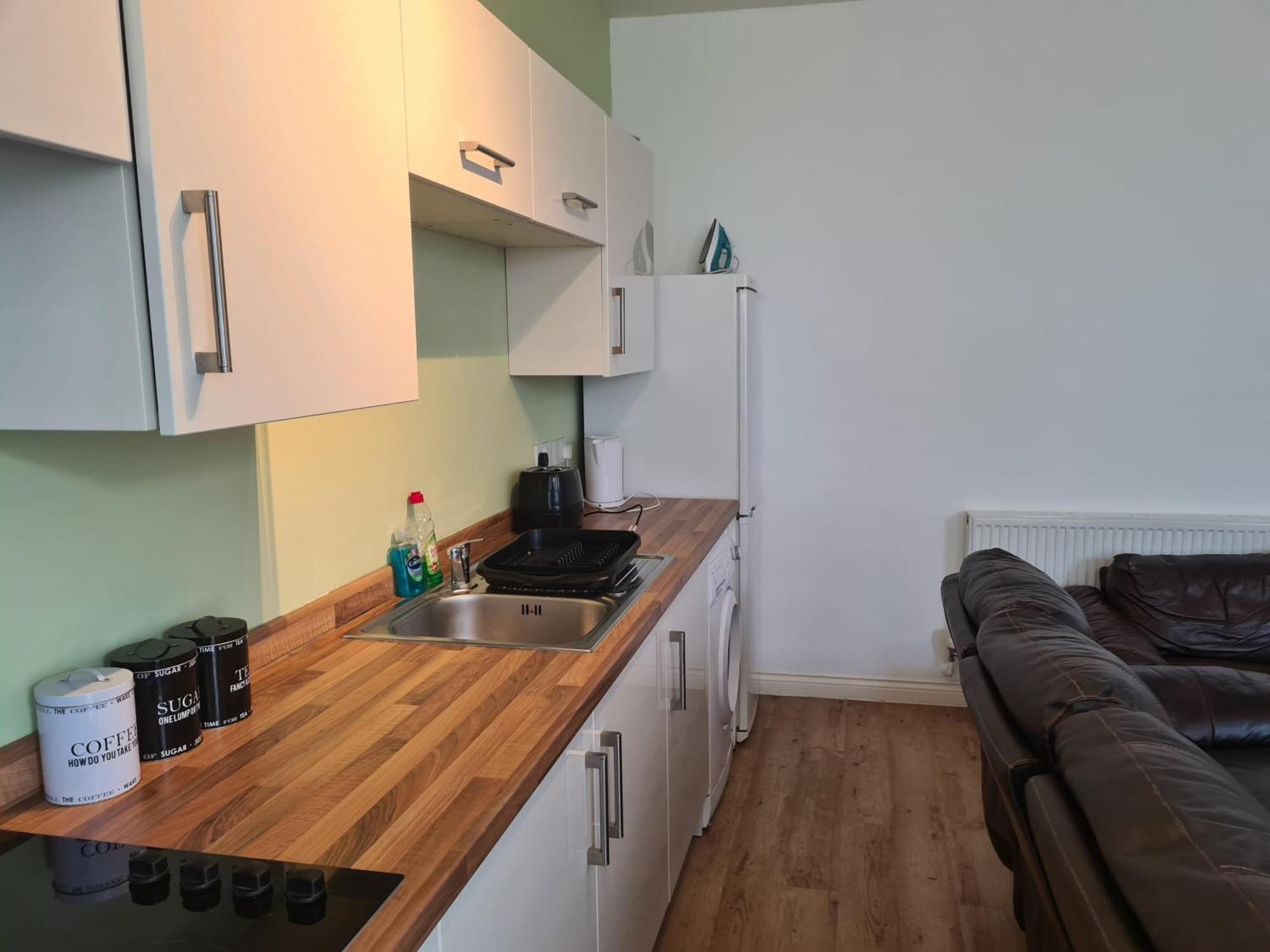 Apartment Yarmouth Apartments, Street Permit Parking, Close To Everything, Beach, Pier, Free Wifi