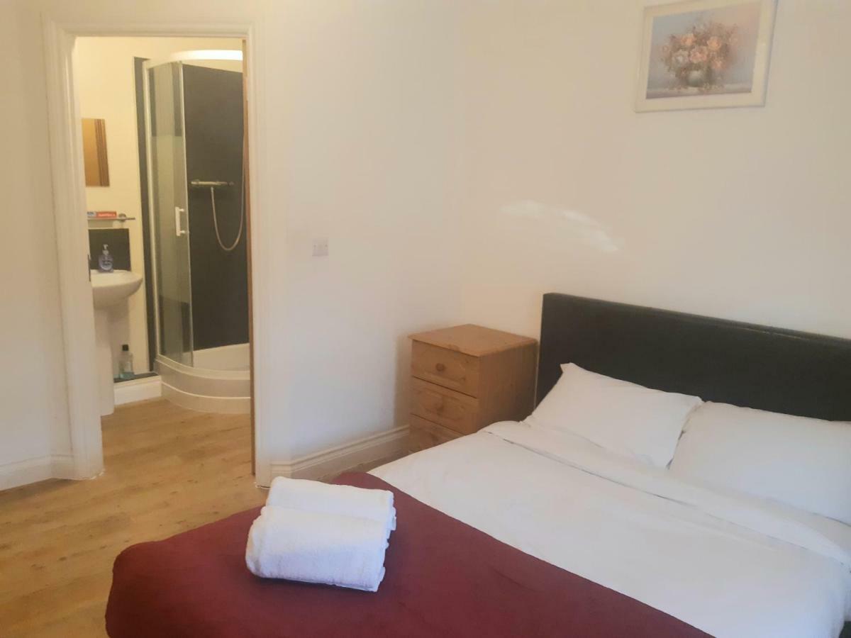 Yarmouth Apartments, Street Permit Parking, Close To Everything, Beach, Pier, Free Wifi Apartment *