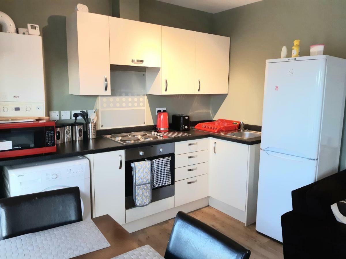 Yarmouth Apartments, Street Permit Parking, Close To Everything, Beach, Pier, Free Wifi * Great Yarmouth