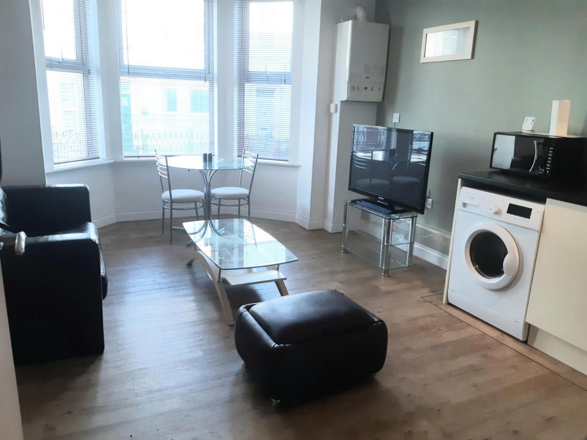 Yarmouth Apartments, Street Permit Parking, Close To Everything, Beach, Pier, Free Wifi Apartment Great Yarmouth